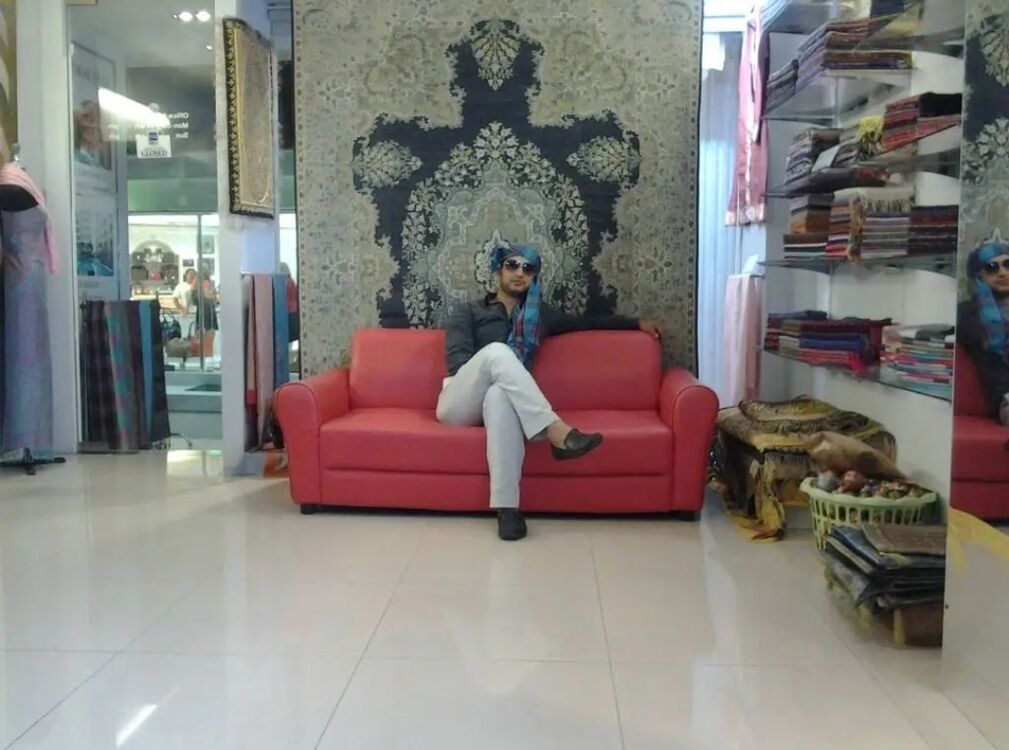  -,   Yaam, 43 ,     , c 