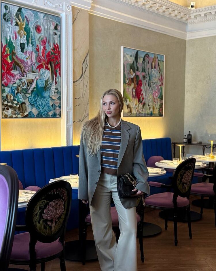  52281239  , 27 ,    -