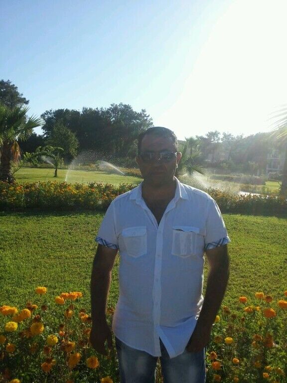  25095509  Valeh, 47 ,    