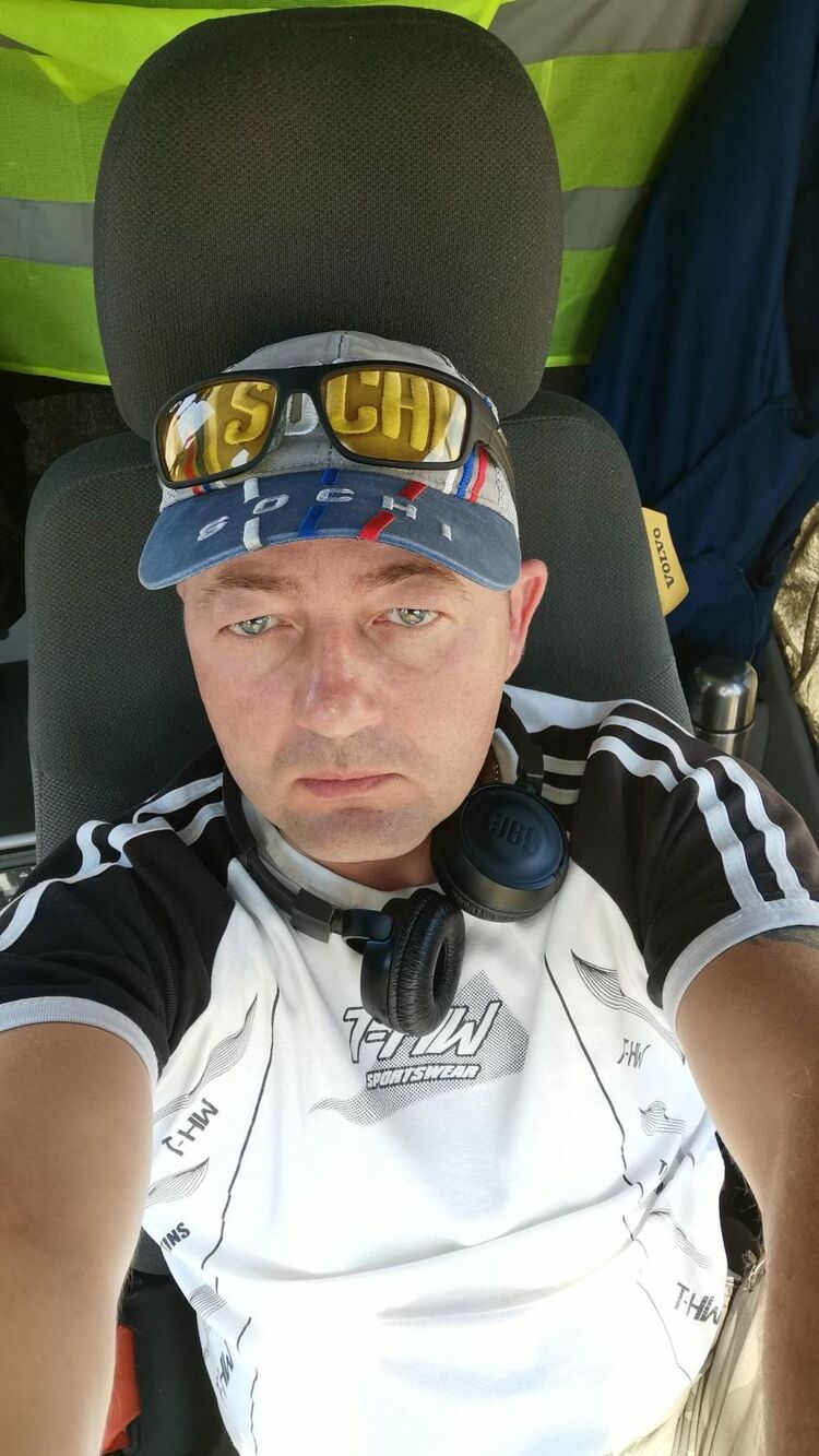  ,   Oleg, 48 ,   ,   