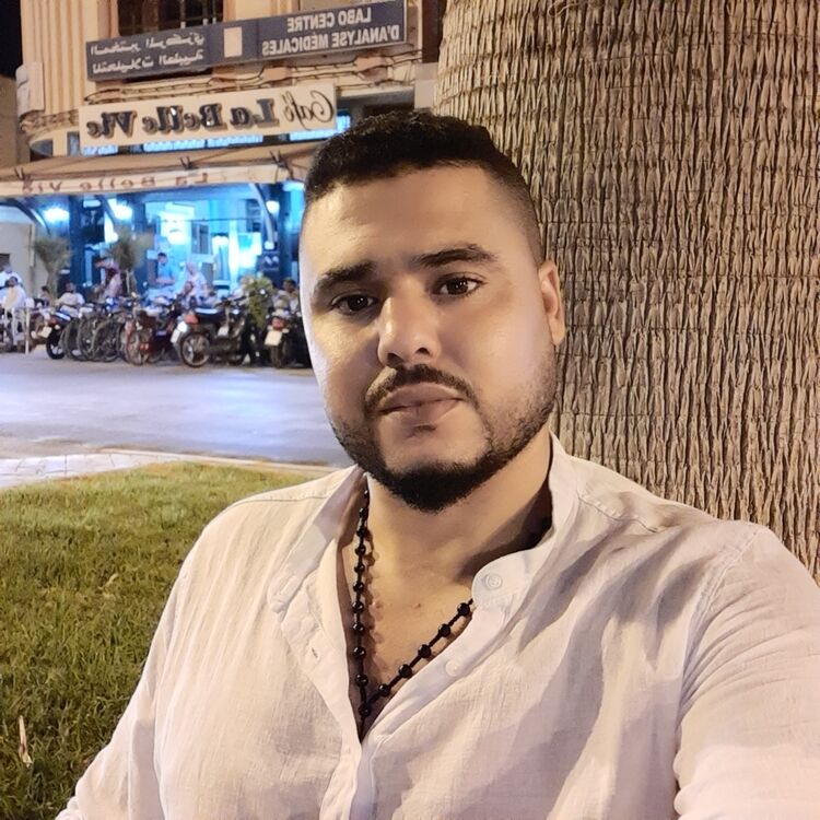  33393279  Said monadil, 37 ,    