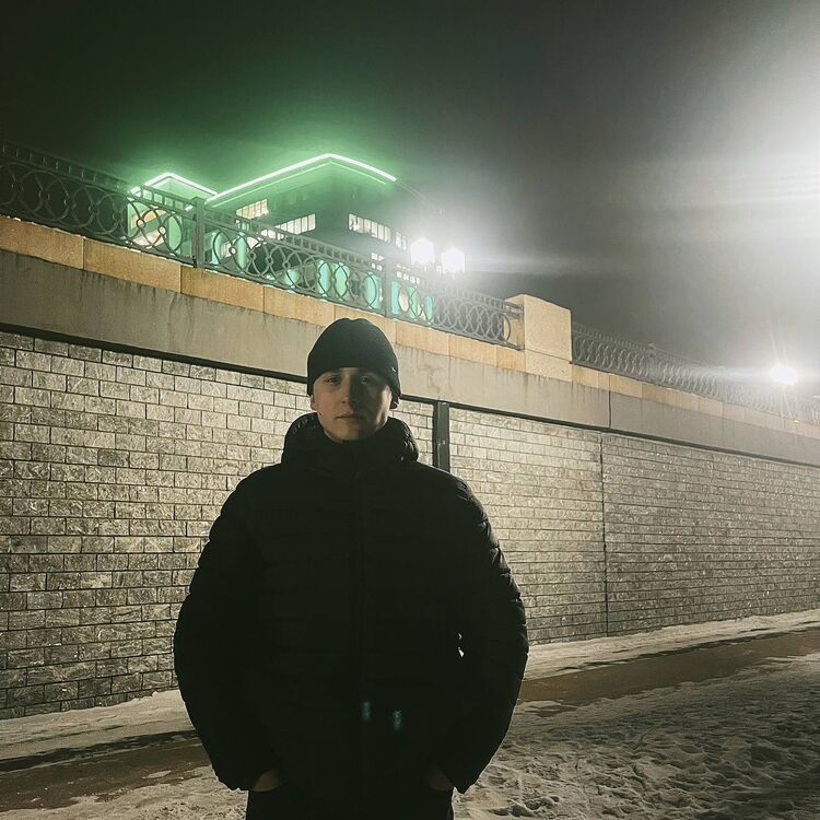  52549469  Sanchez, 22 ,    