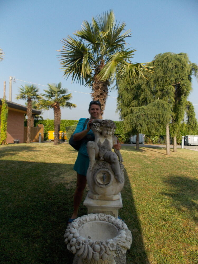  ,   Inna, 45 ,  
