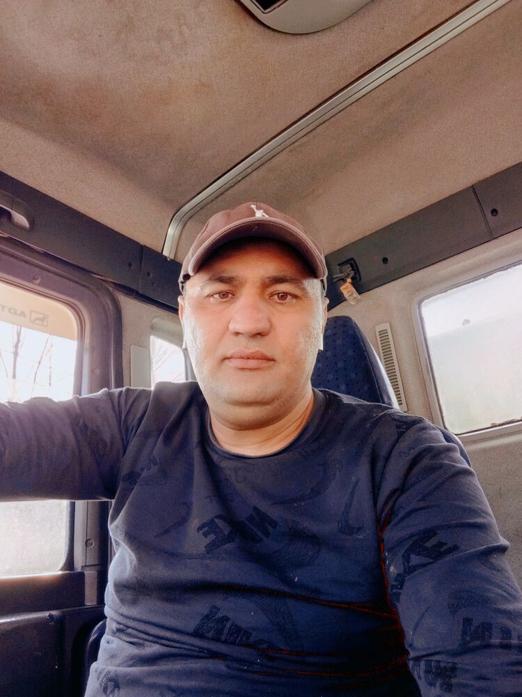  42198389  Nodirbek, 38 ,    