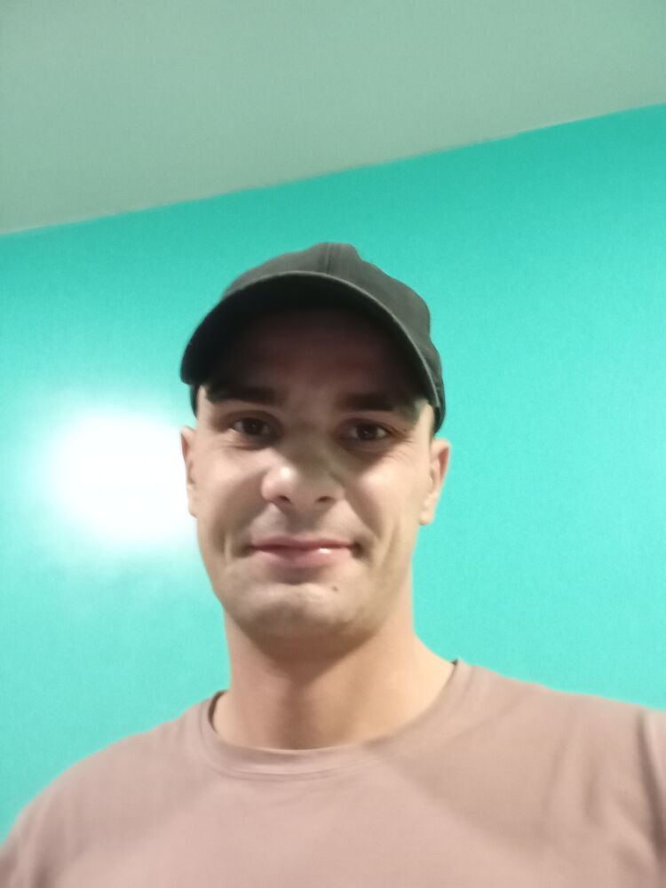  46486479  Denis, 31 ,    