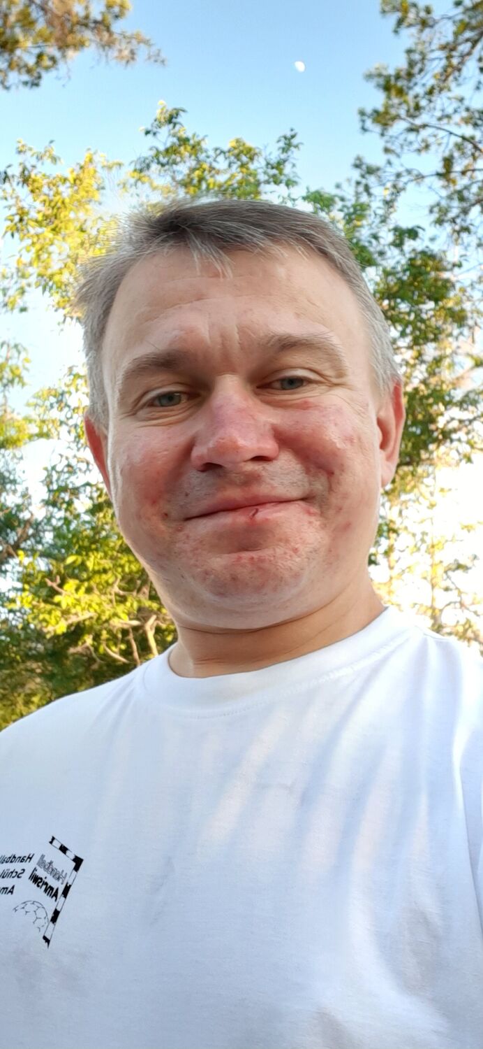  ,   Victor, 48 ,   ,   