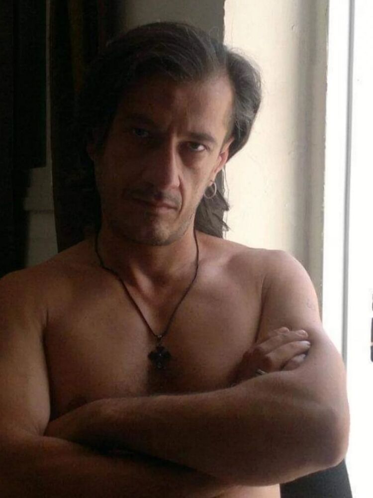  49942299  Irakli, 51 ,    