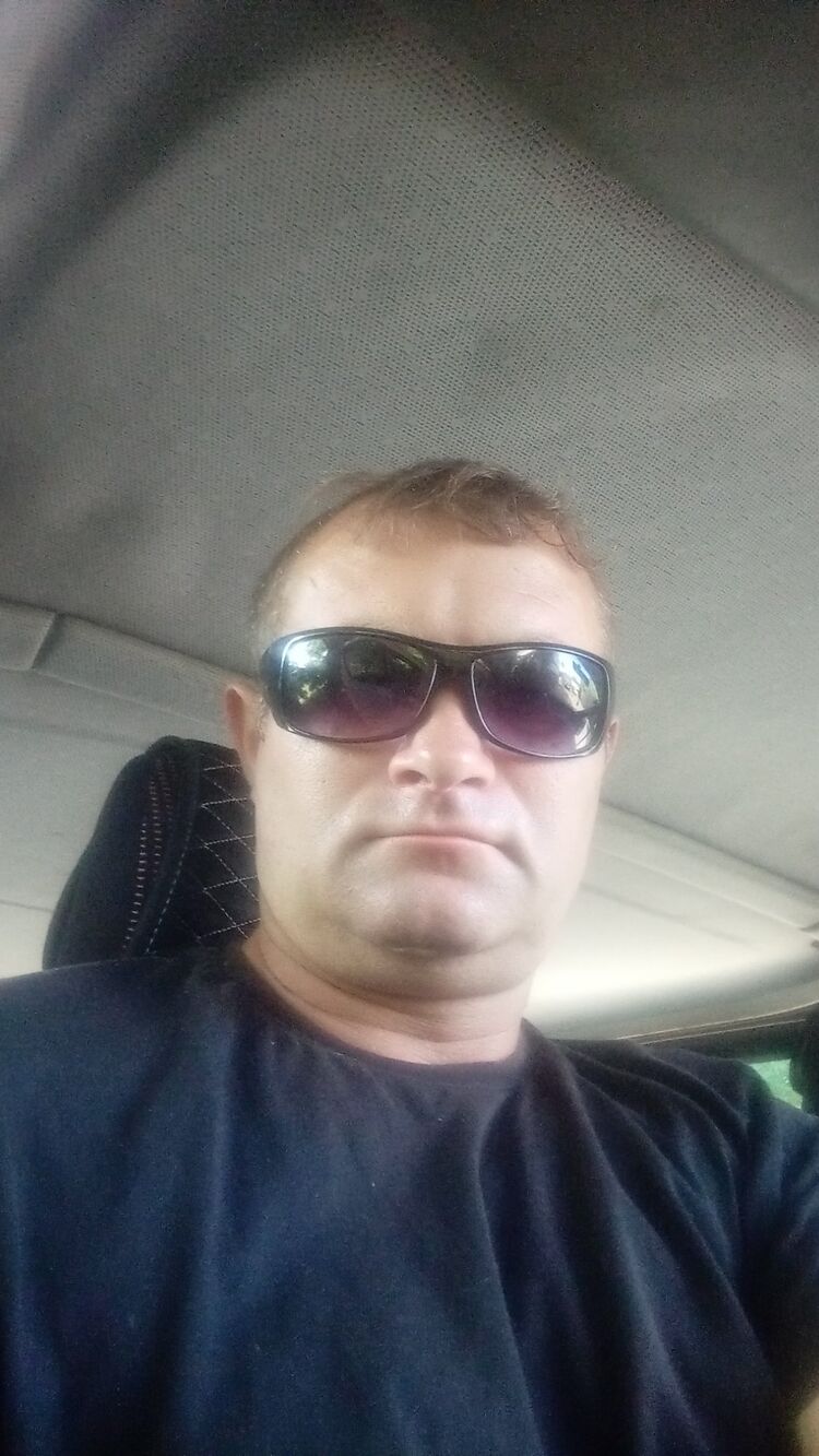 35884359  Sergej, 48 ,    