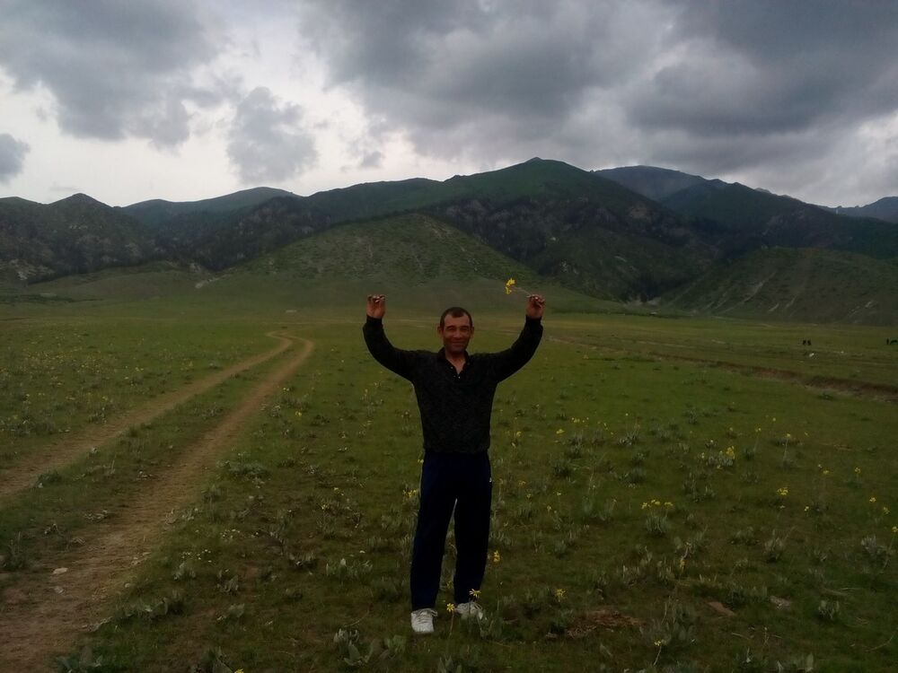  18522849  Rustam, 46 ,    