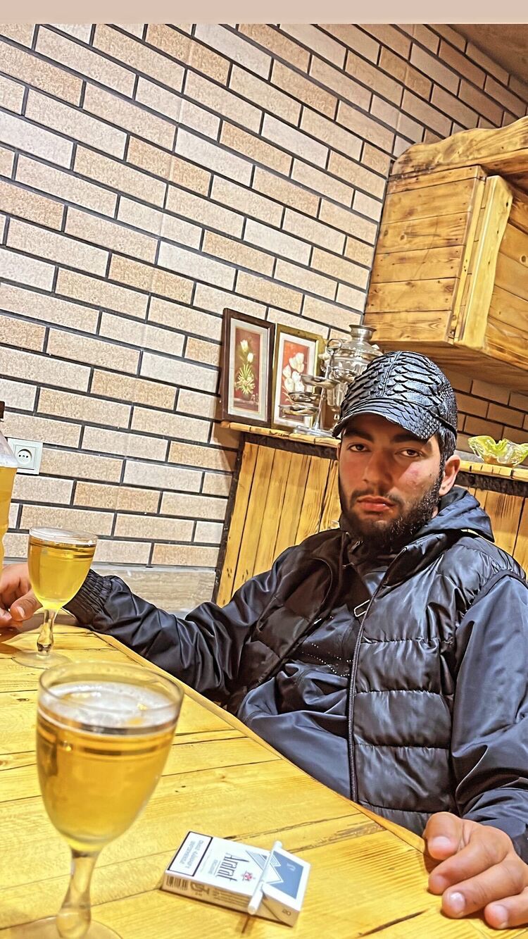  47768989  Hovo, 22 ,    