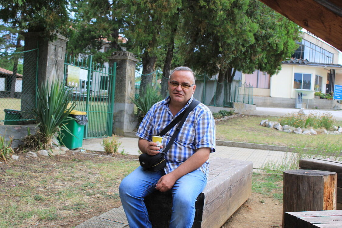  21046299  Ivan, 49 ,    