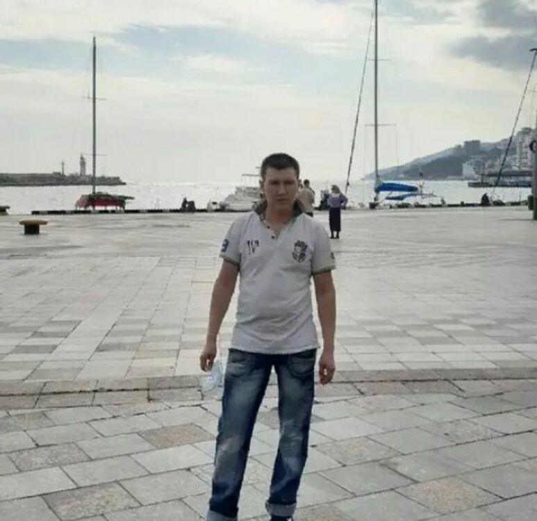  23454119  Rusik, 43 ,    