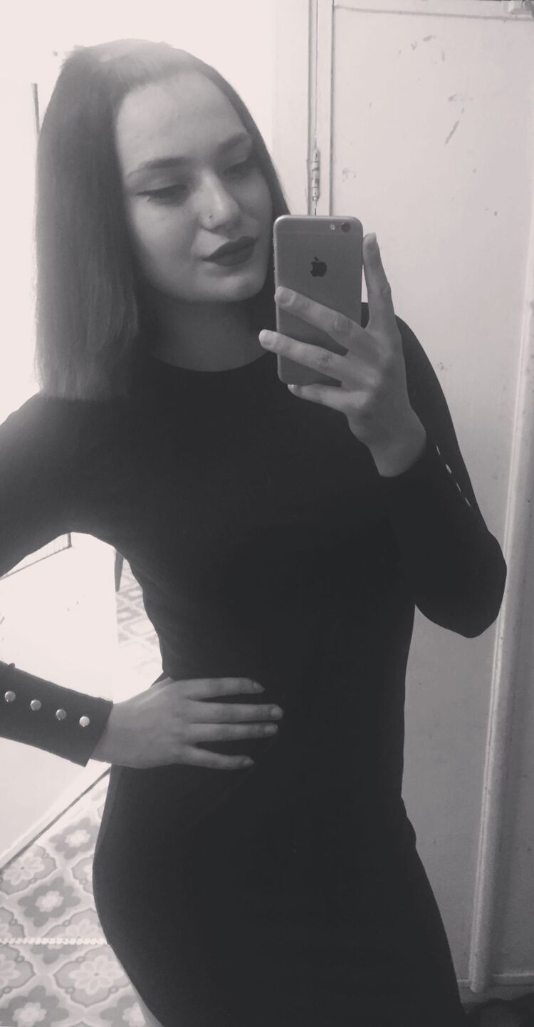  ,   Maria, 22 ,   c 