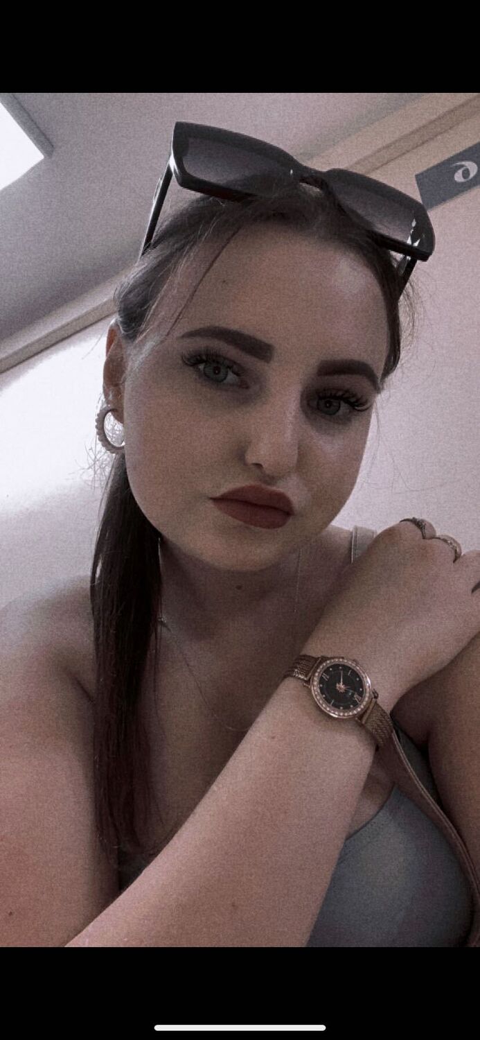  ,   Veronika, 22 ,   c 
