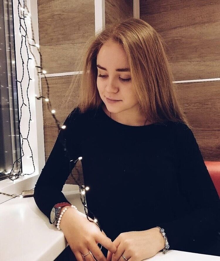  28618859  Lana, 22 ,    