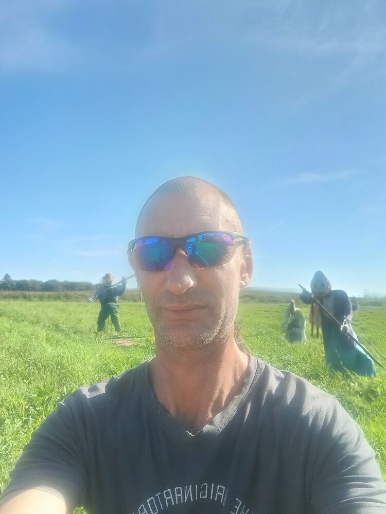  54207659  Anatolii, 45 ,    