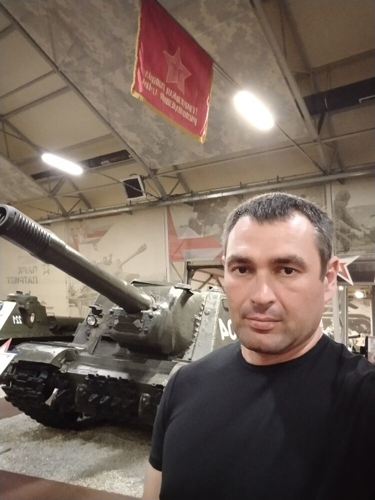  46267689  Grigory, 40 ,    