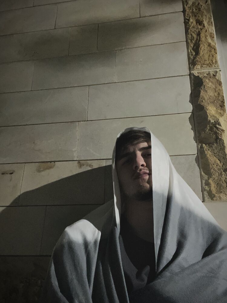  24147609  Gadji, 25 ,    