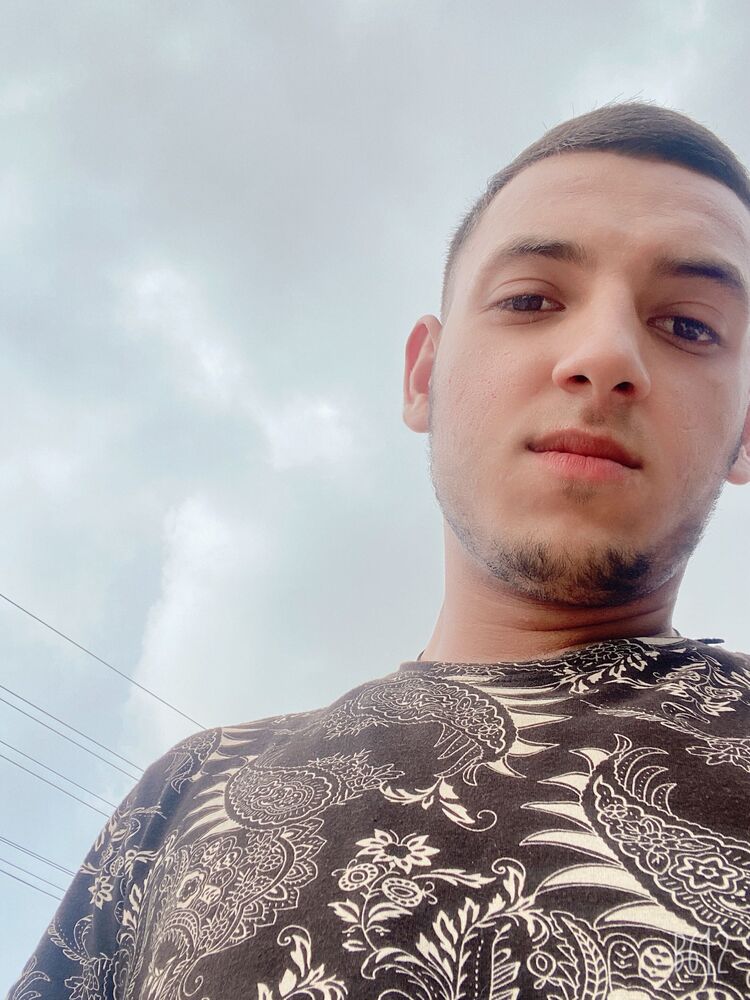  42485779  , 33 ,    