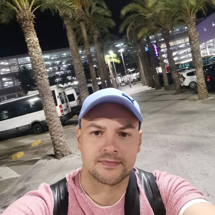  44640569  Sergey, 34 ,    Kensington