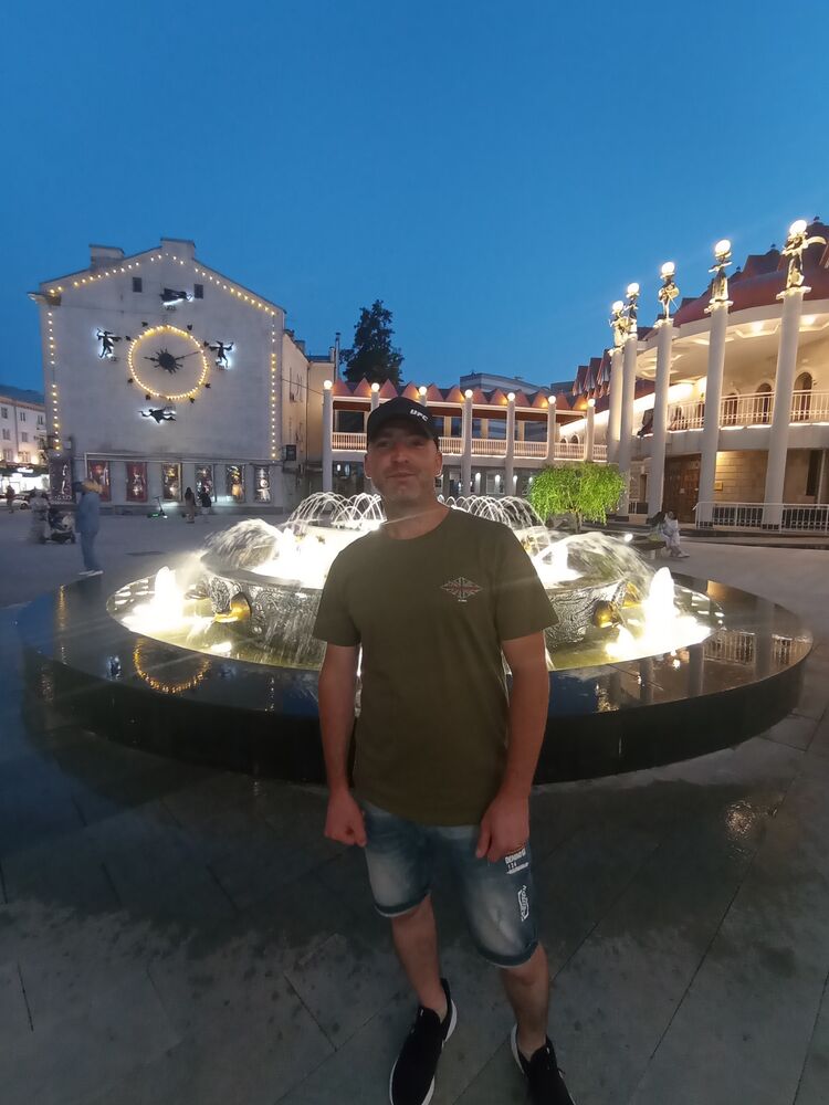  ,   Evgeniy, 39 ,   