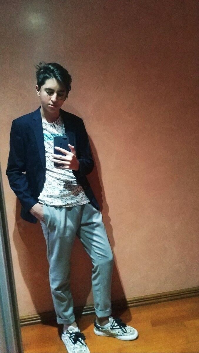  18215469  Alex, 24 ,    