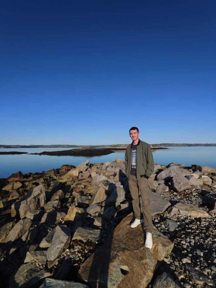  54140749  Alexander, 44 ,    -