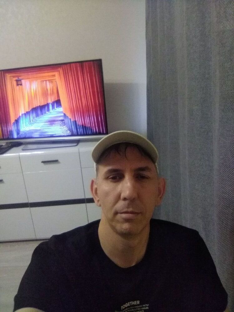  30593149  Dima, 46 ,    
