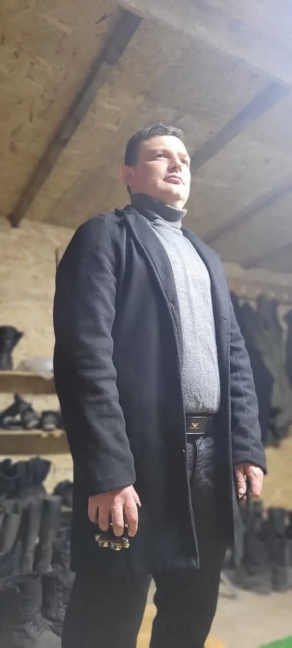  48097899  , 36 ,    -