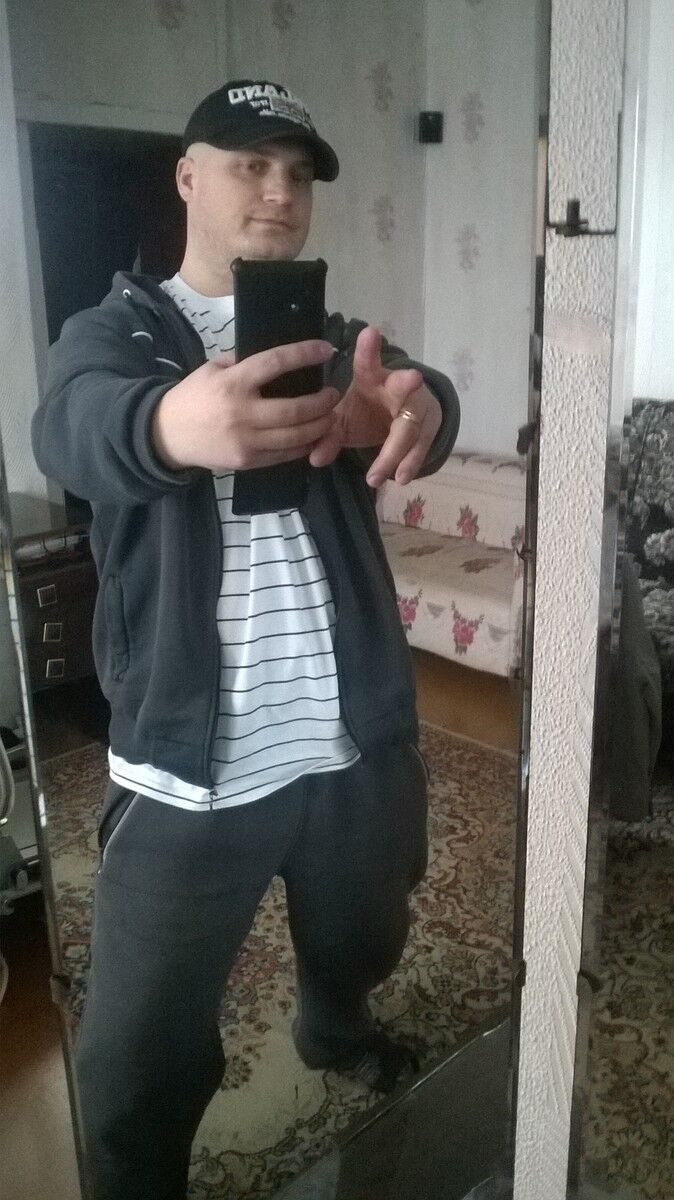  9736349  Andrey, 47 ,    