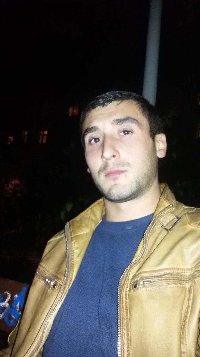  12729379  Sergiu, 32 ,    