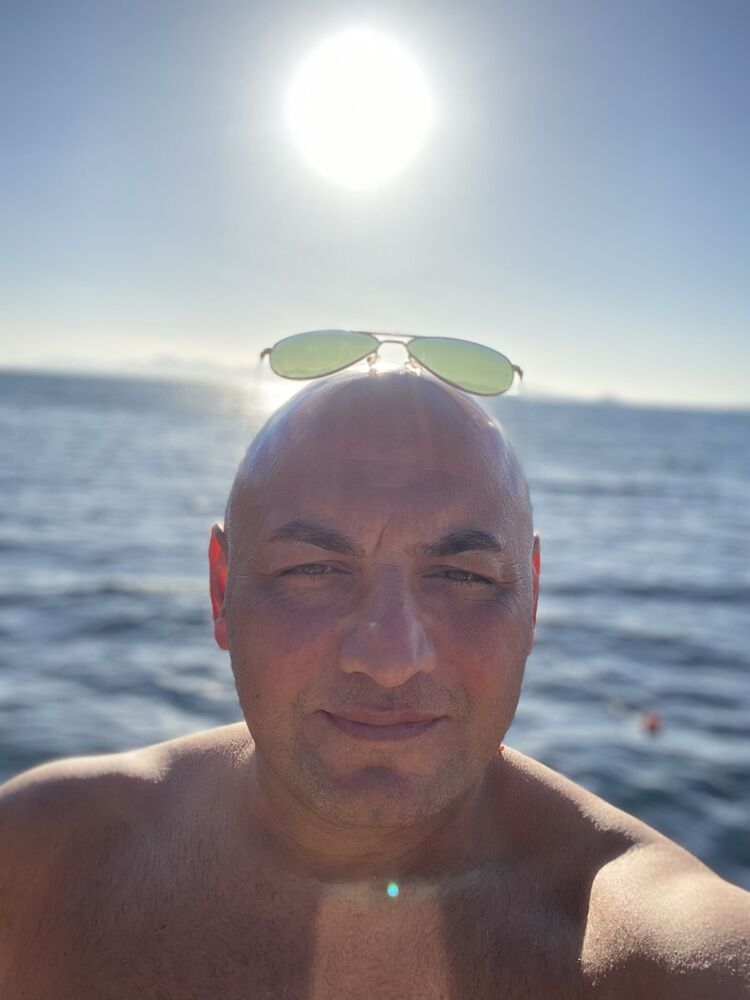  41620879  Sami, 44 ,    