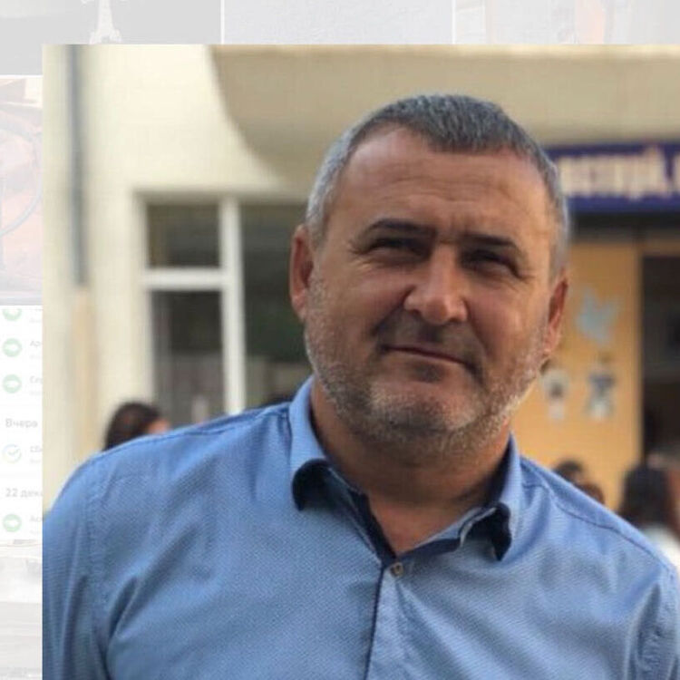  48516279  Armen, 52 ,    