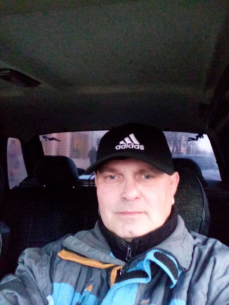  12494359  Oleg, 60 ,    