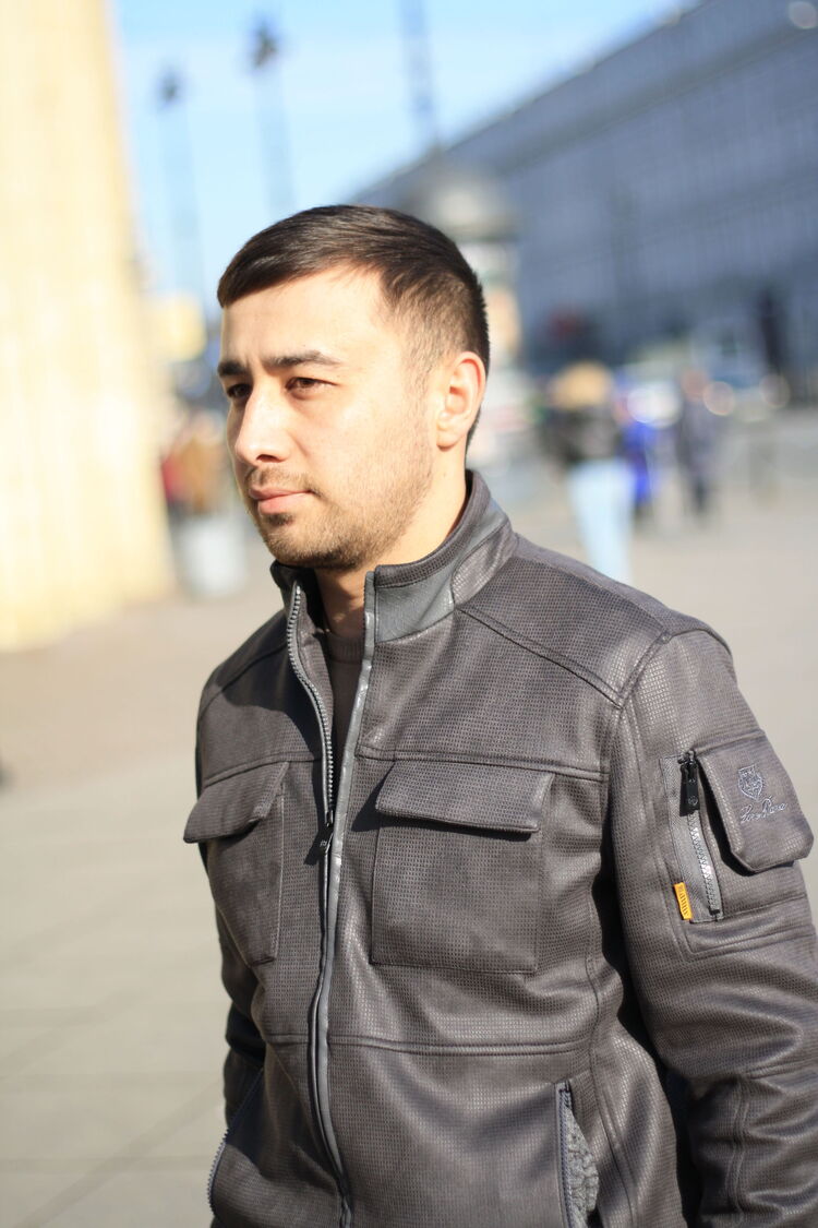  43300149  , 24 ,    -