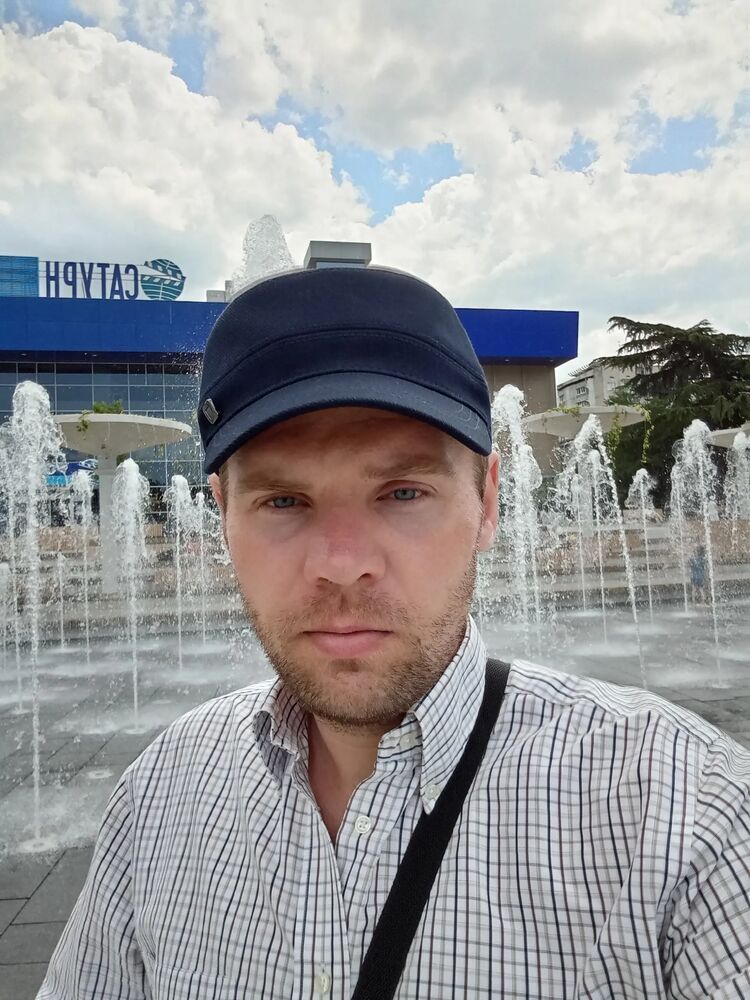  48992959  Andrey, 32 ,    