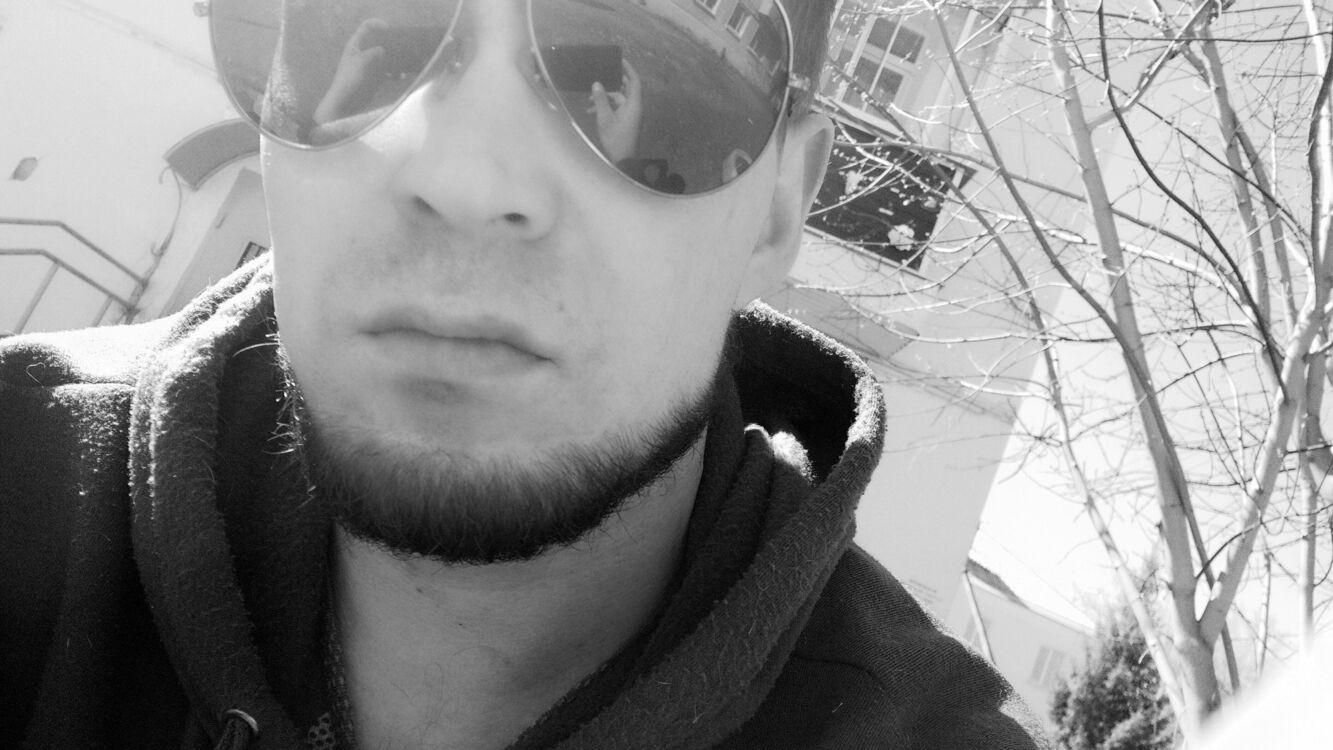  30436759  Viner, 28 ,    