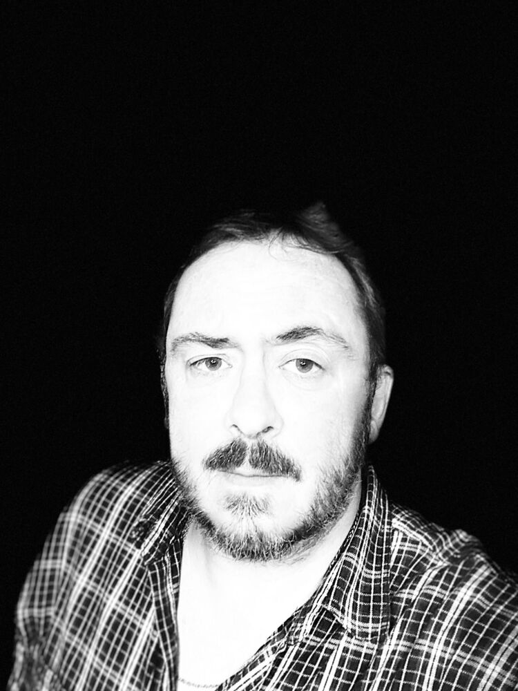  51681519  Anton, 50 ,    -