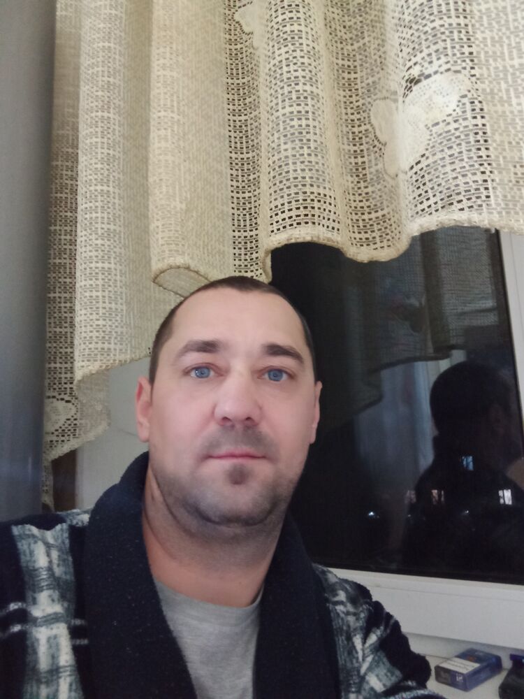  31047149  Alex, 40 ,    