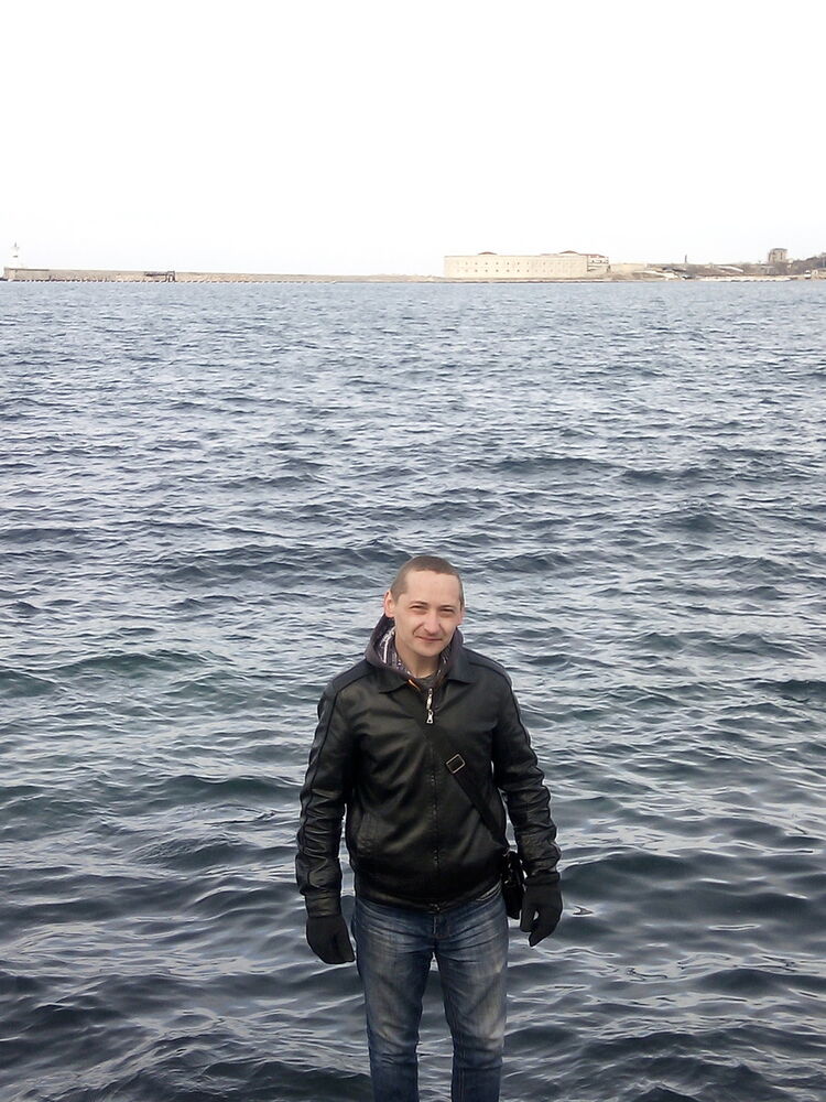 ���� 8874109 ������� Sandro, 39 ���, ���� ���������� � �����������