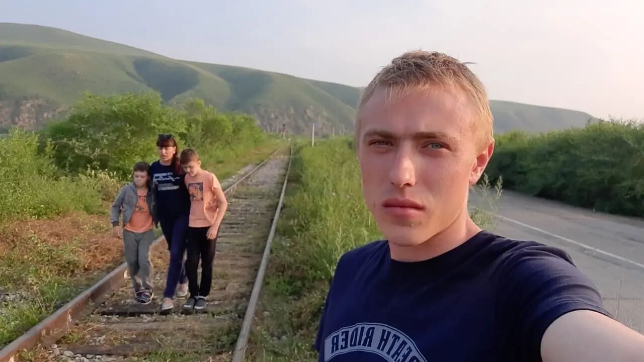  30745449  , 28 ,    
