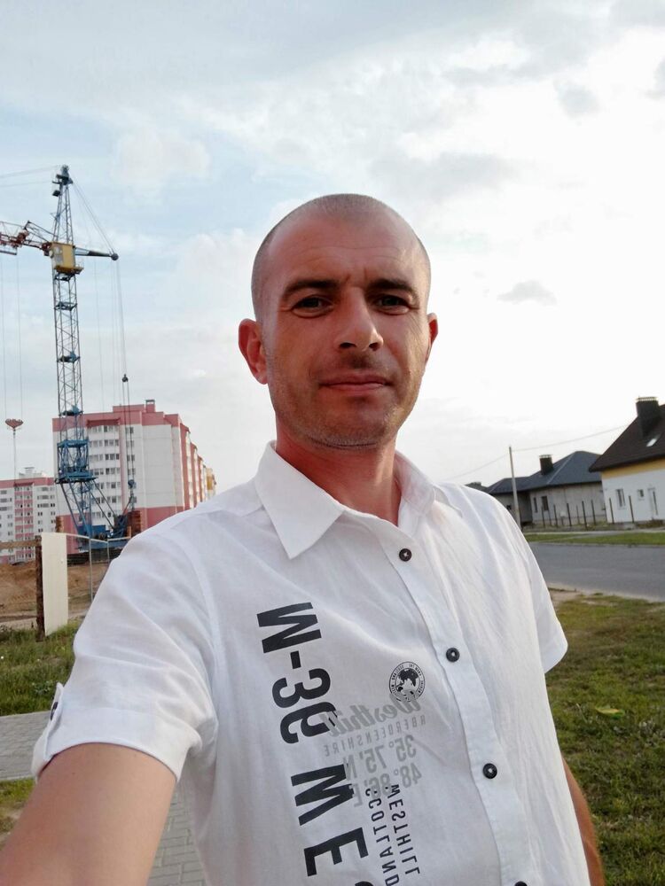 23331889  Vadik, 44 ,    