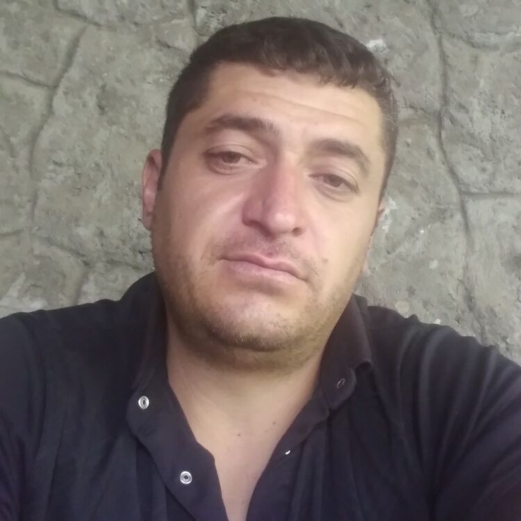  24137229  Artak, 37 ,    