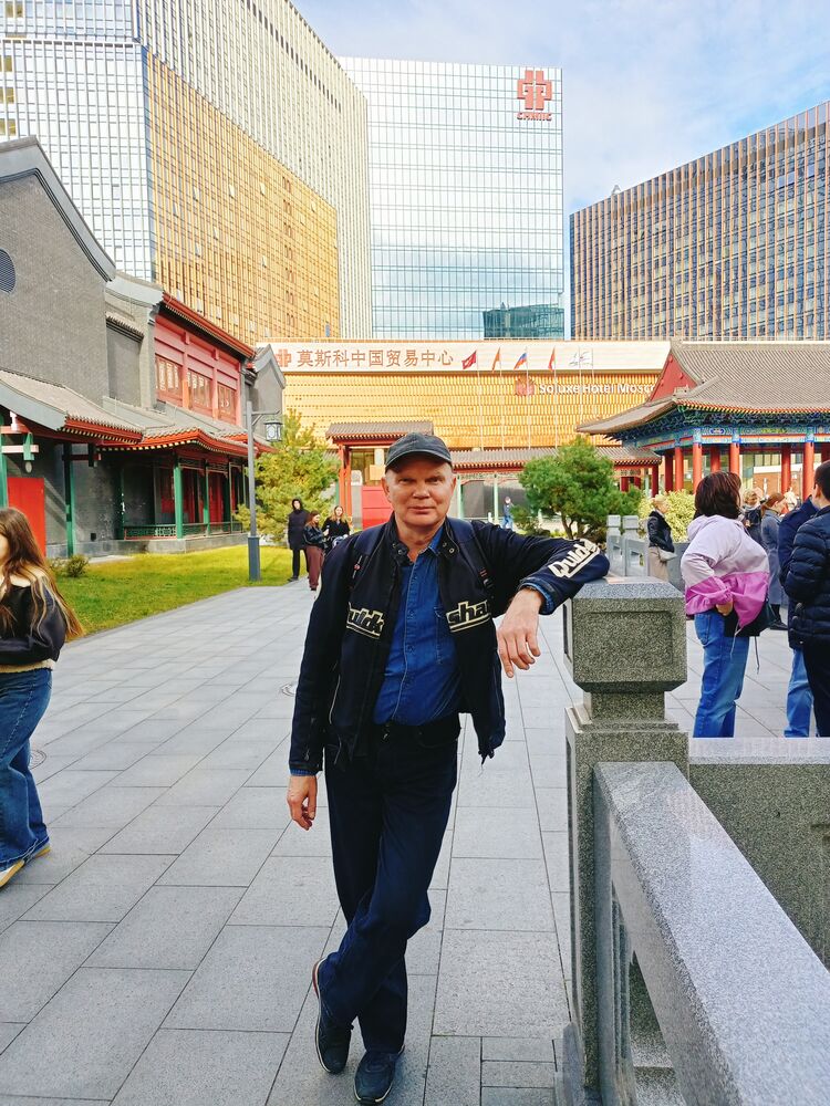  54012499  Alex, 47 ,    