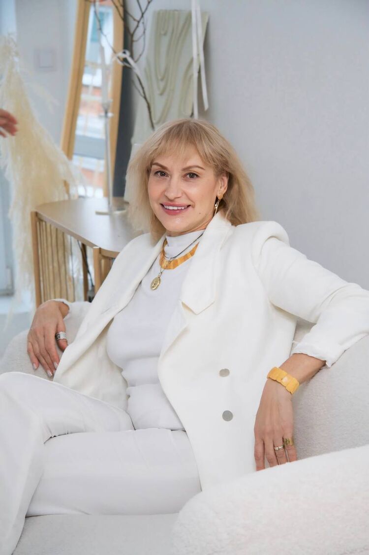  53774329  Helen, 55 ,    