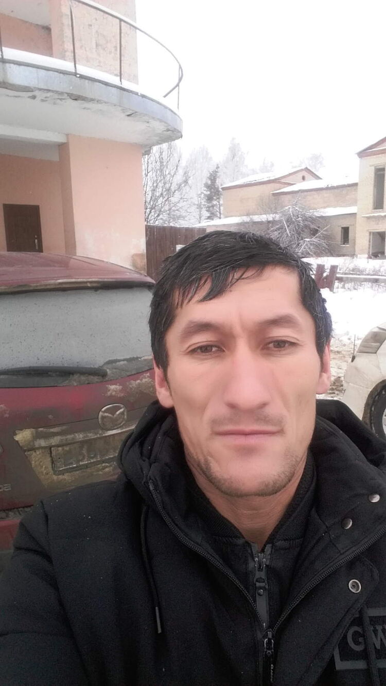  24693129  Husan, 40 ,    