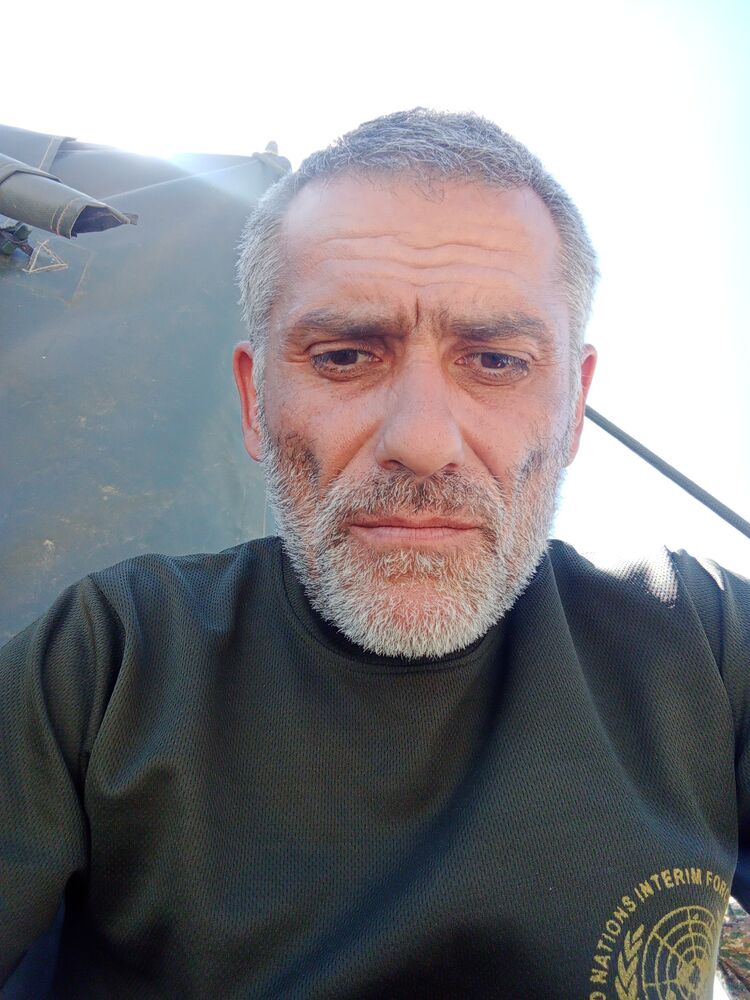  54222559  Arsen, 49 ,    