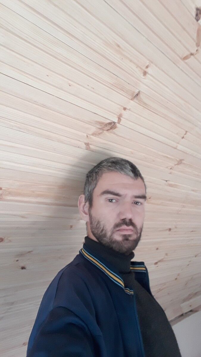  18986589  Leonid, 38 ,    