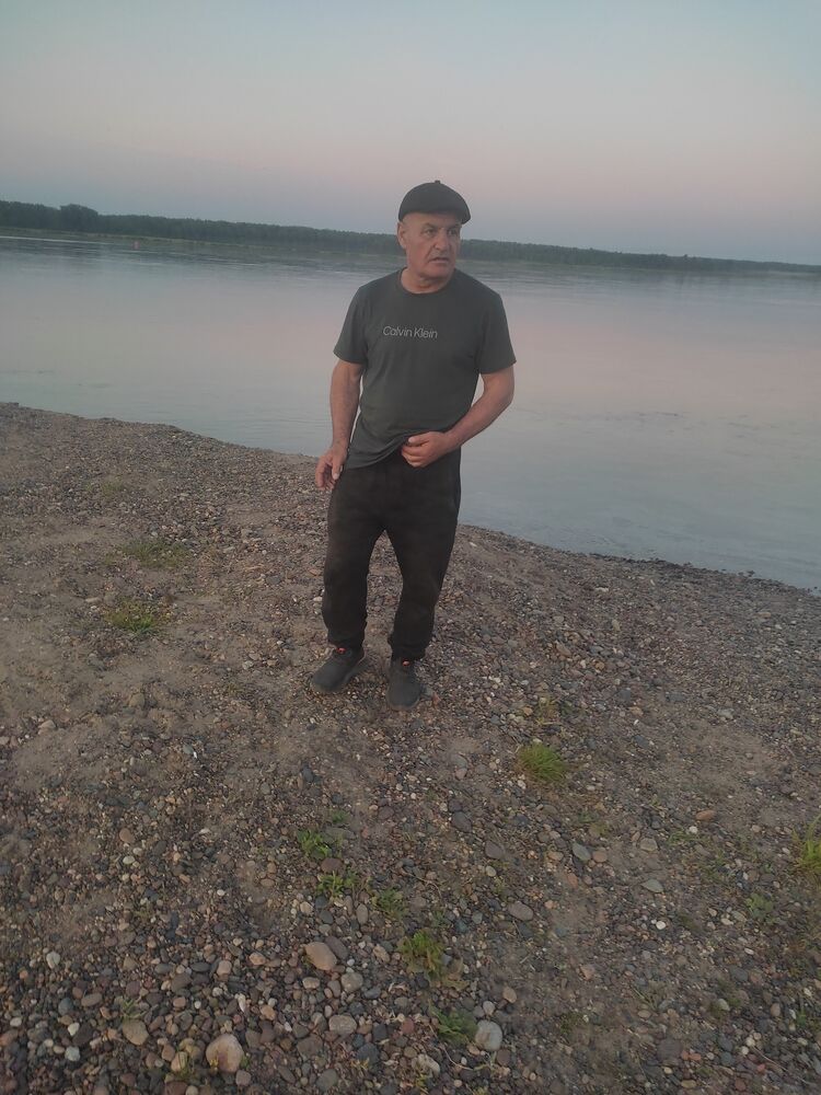  52993509  , 61 ,    