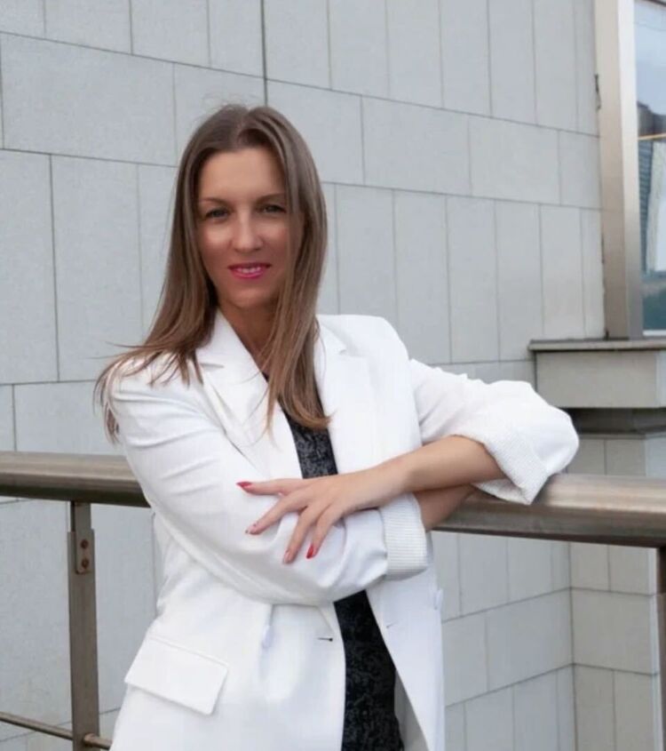  46946979  Anastasia, 42 ,    Alacant